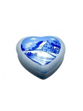 Vintage Currier & Ives The Homestead Winter Heart-Shaped Porcelain Trinket Box